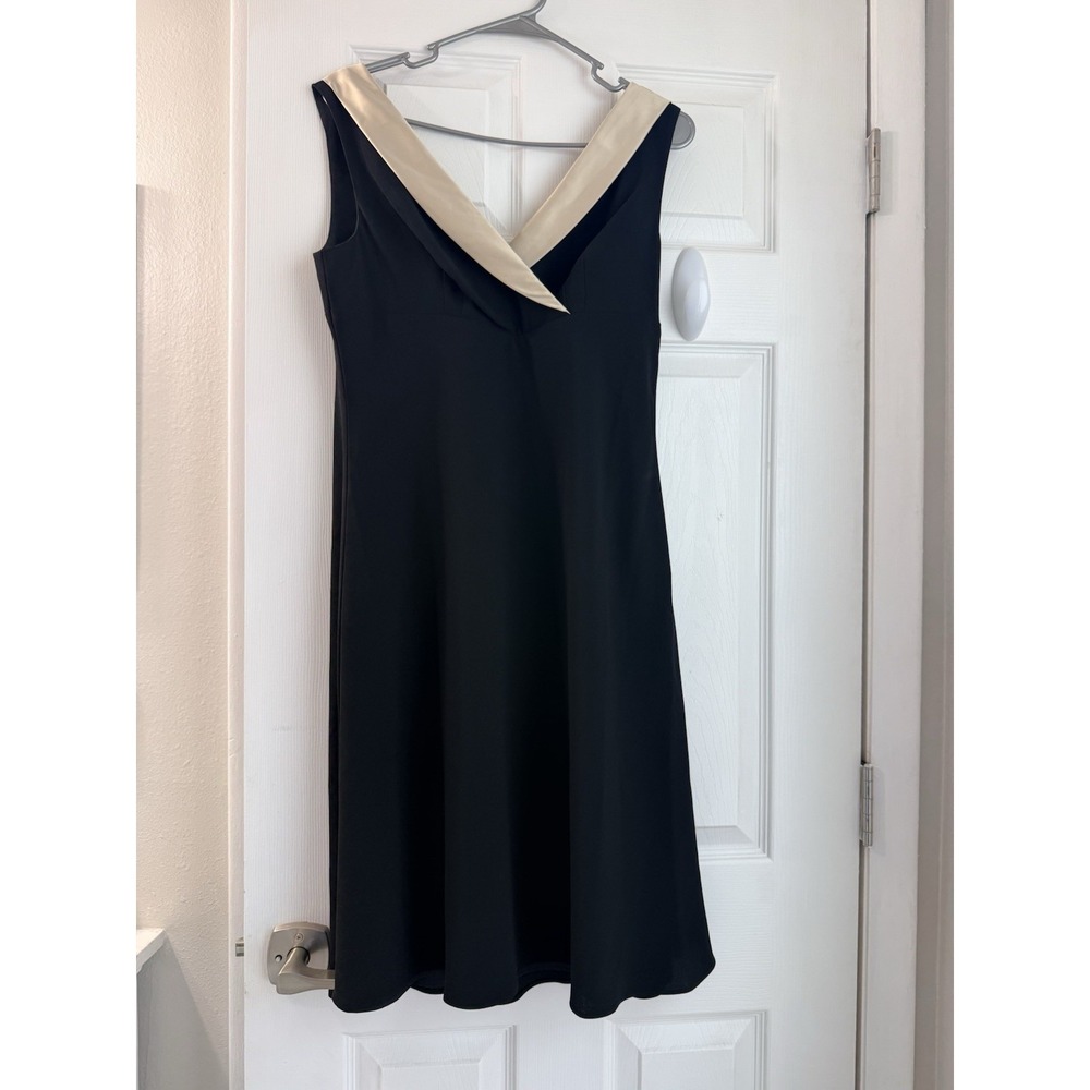 Ann Taylor Elegant A-Line Sleeveless Dress Size 4 Black Beige V Neck